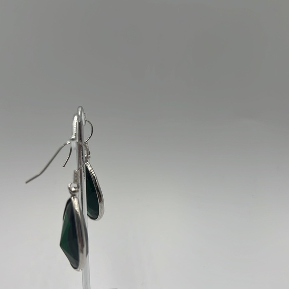 Emerald green faux stone drop earring in a silver colored metal - Picture 2 of 2